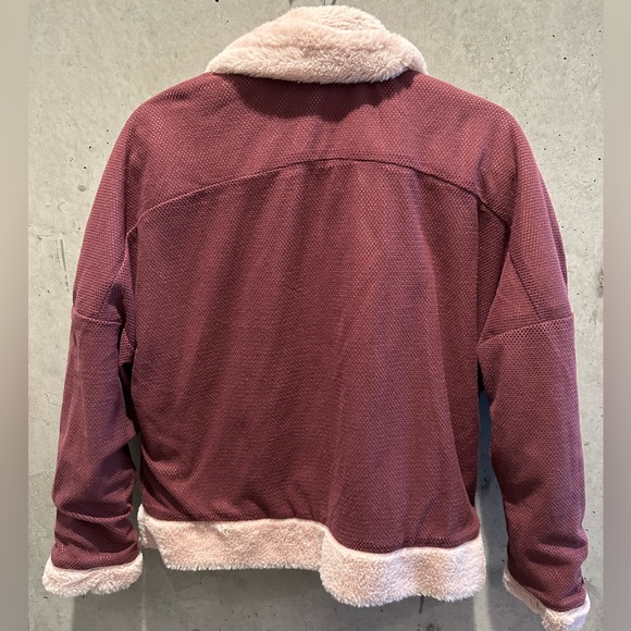 Columbia reversible fuzzy jacket - Picture 3 of 8